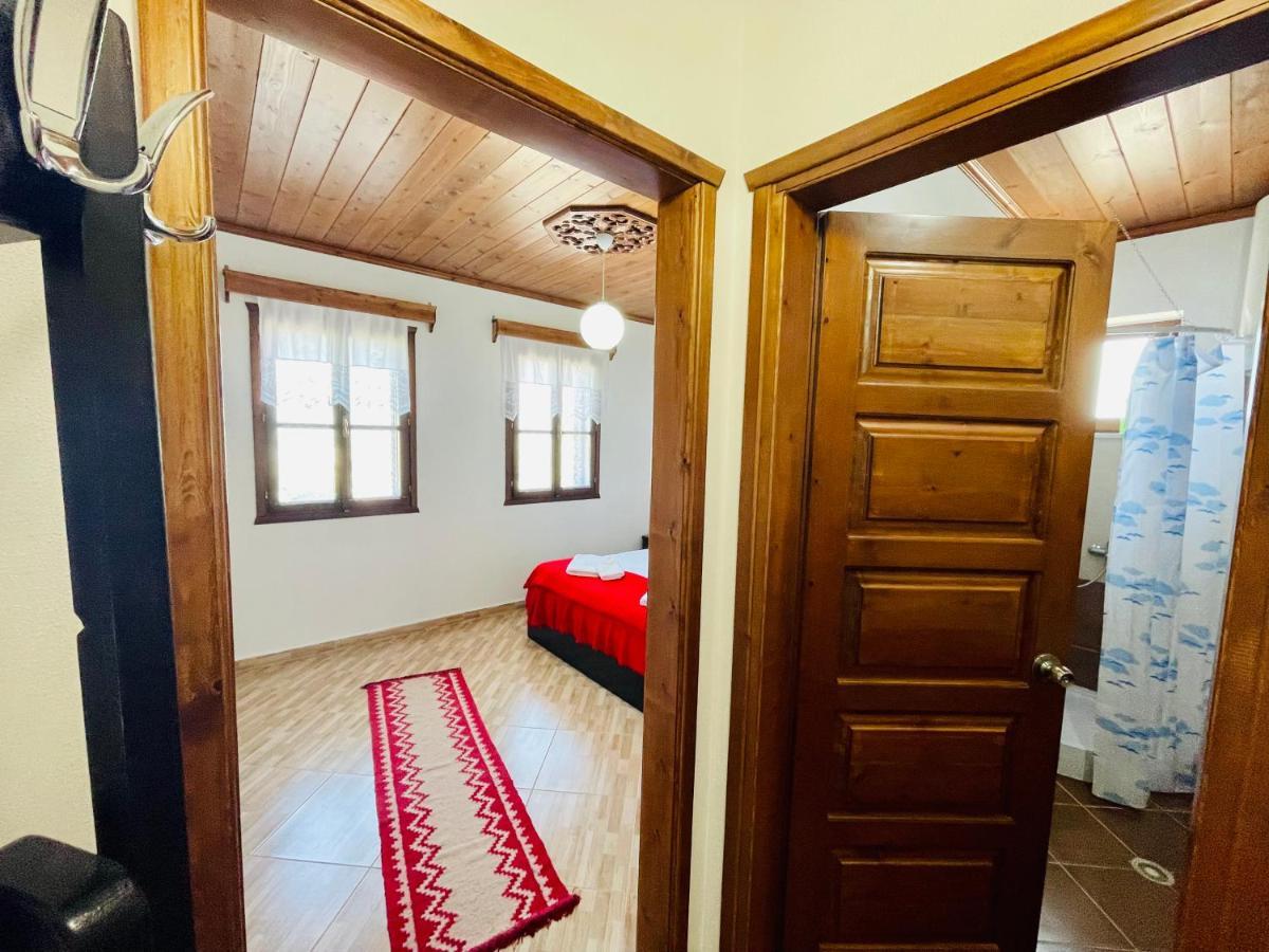 Denis Guesthouse 1930 Гирокастра Экстерьер фото