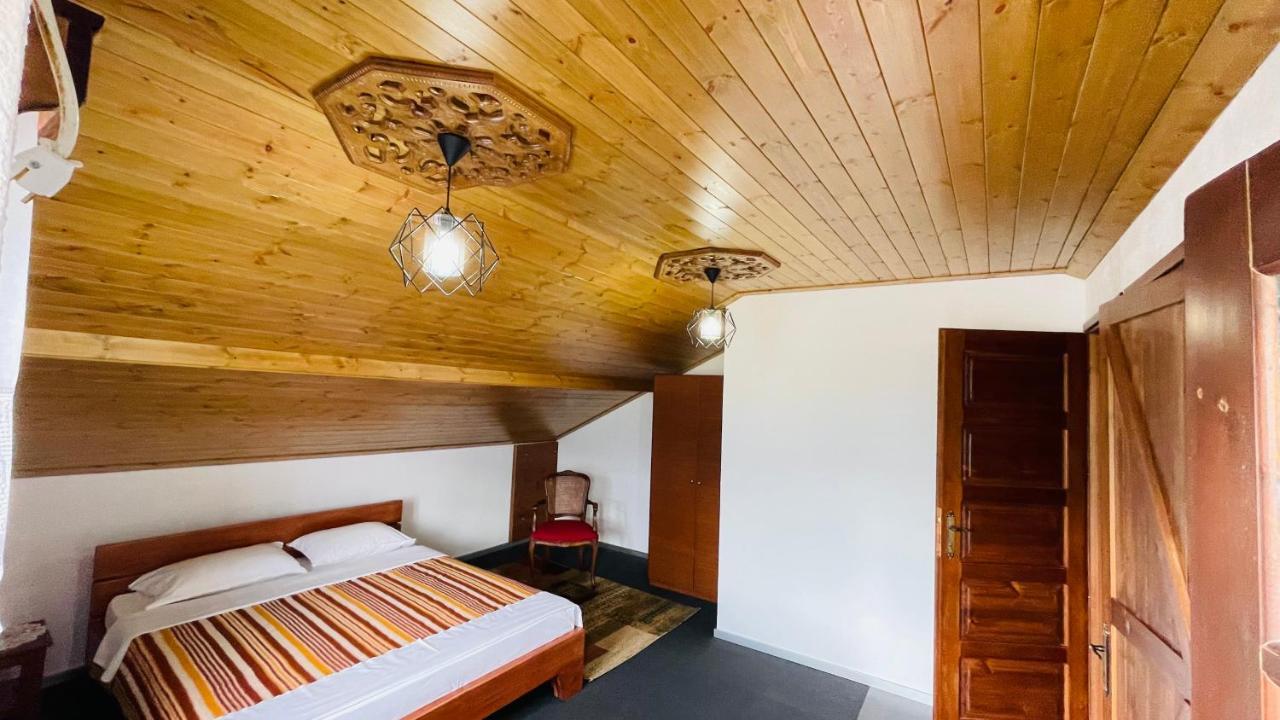 Denis Guesthouse 1930 Гирокастра Экстерьер фото